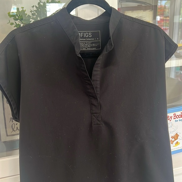 FIGS Rafaela Top, Small - Picture 4 of 4